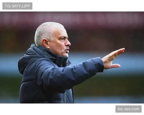 穆里尼奥战术革新显成效:攻守平衡策略引领球队强势复苏 穆里尼奥战术革新显成效:攻守平衡策略引领球队强势复苏