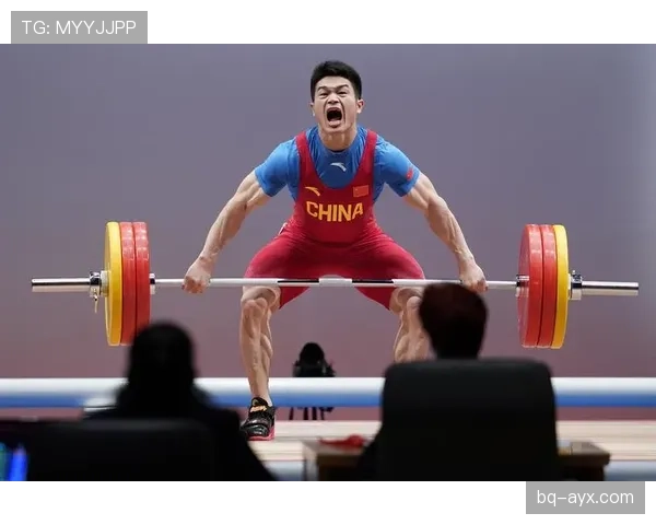 石智勇训练完吃五块牛排，教练说他饭量比健身房会员卡还贵